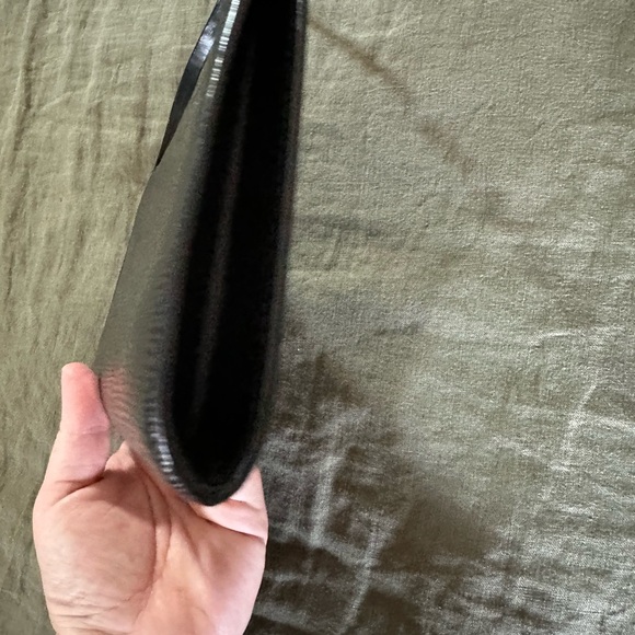 VINTAGE Louis Vuitton Pochette Accessoire in black Epi Leather - Picture 14 of 14